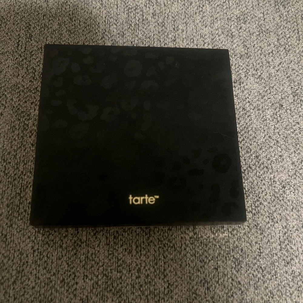 Tarte Maneater Eyeshadow Palette - Cream, Tan, Brown, Pink Shades